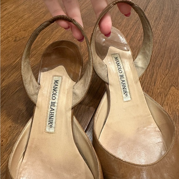 Manolo Blahnik Tan Leather Heels - Picture 9 of 10